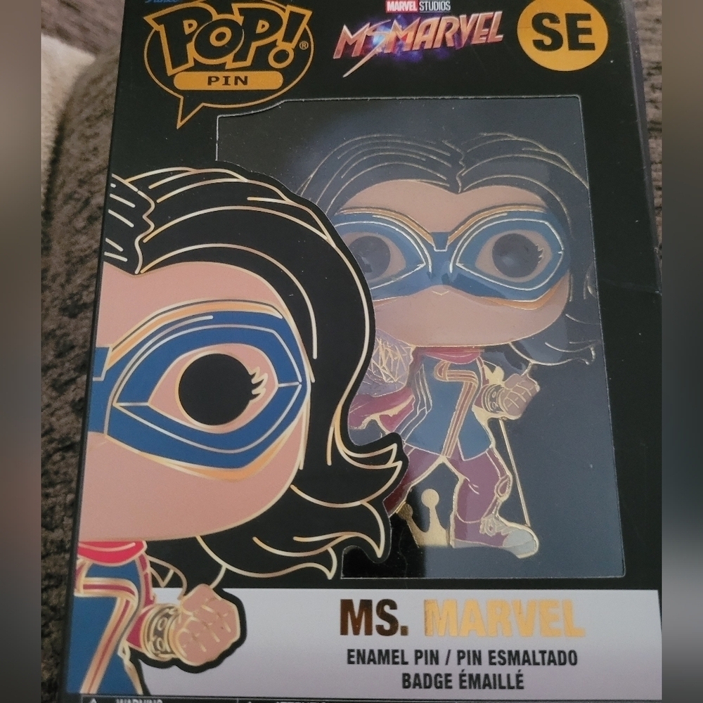 New Funko Pop Pin Ms. Marvel SE box bent
